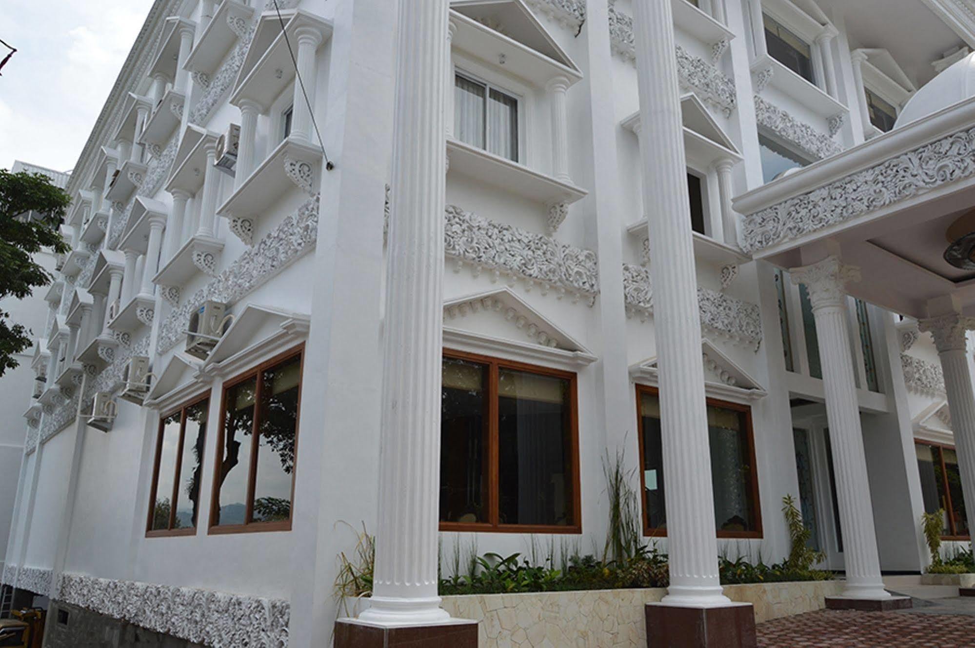Hotel Safira Magelang Dış mekan fotoğraf