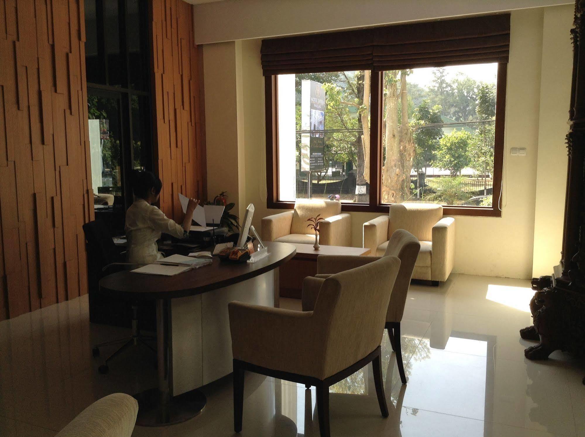 Hotel Safira Magelang Dış mekan fotoğraf